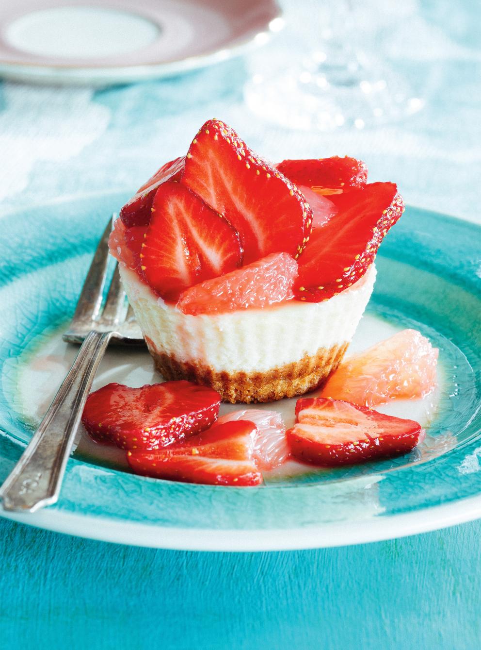 Petits G Teaux Au Fromage Aux Fraises Et Au Pamplemousse Ricardo