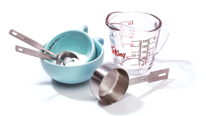 Lot de 10 Cuillères Doseuses Cuillères et Tasses à Mesurer en Plastique  Doseurs de Cuisine pour des Mesures Précises de Vos Ingrédients en ML et en  Cup : : Cuisine et Maison
