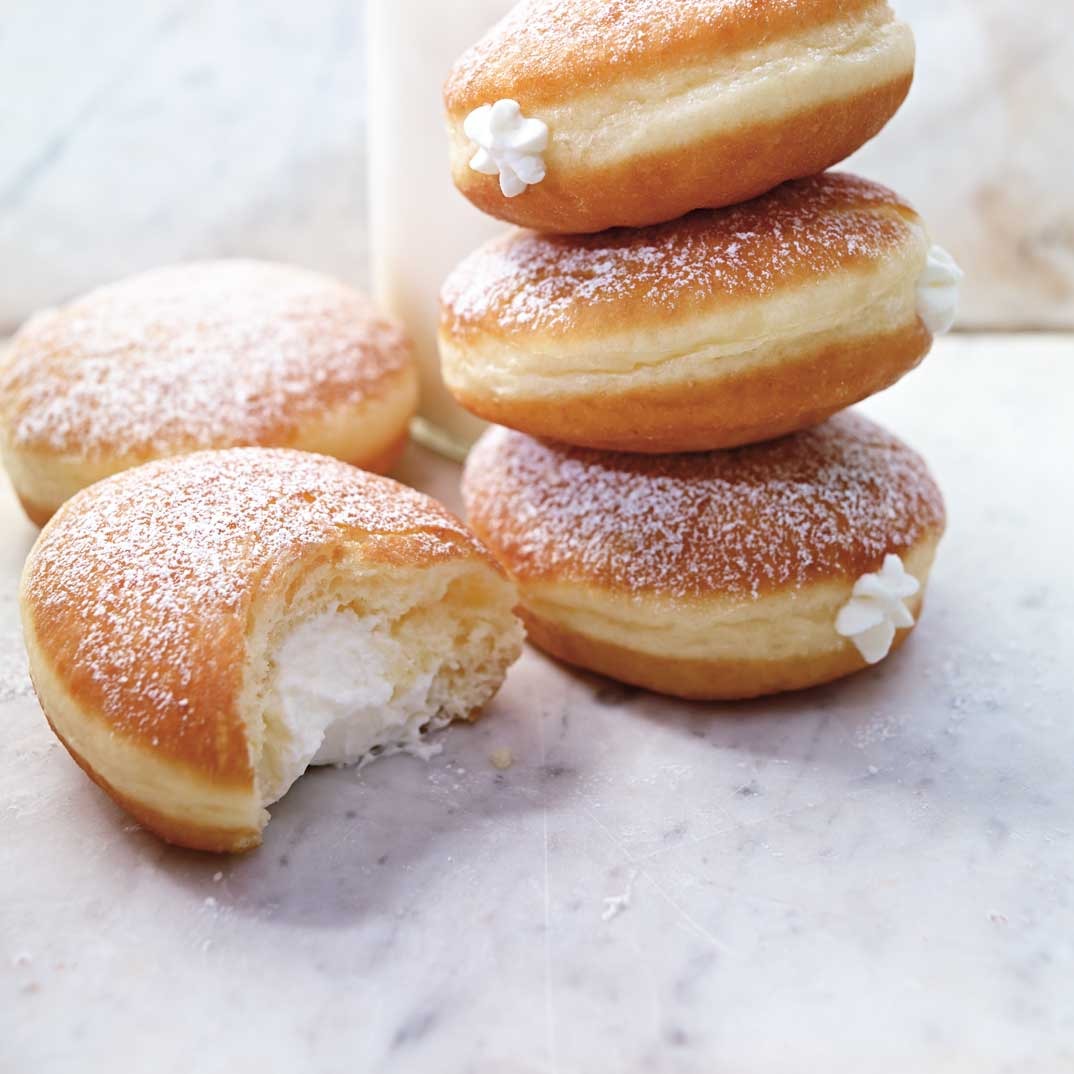 Whipped Cream-Filled Doughnuts | RICARDO