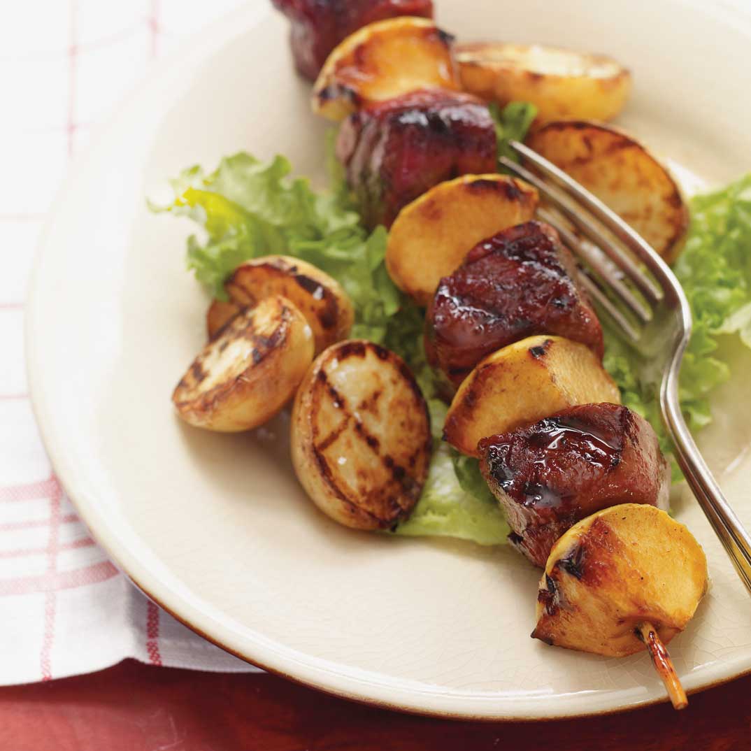 Brochettes De Canard Et De Pommes Glacées Au Miel