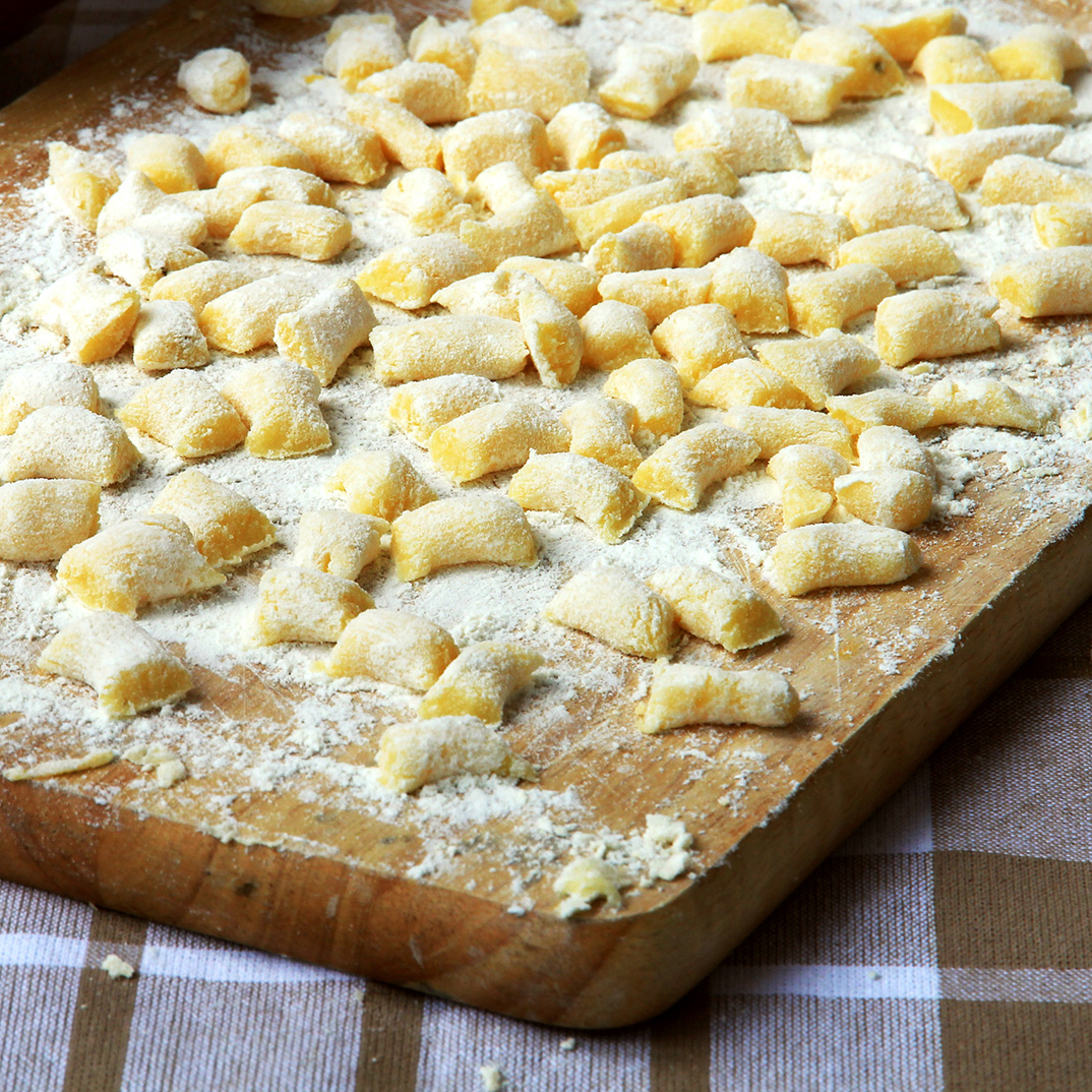 Gnocchis à la courge, chanterelles, pancetta et amandes fumées RICARDO