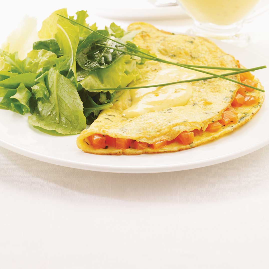 Omelette au saumon mariné, sauce maltaise RICARDO