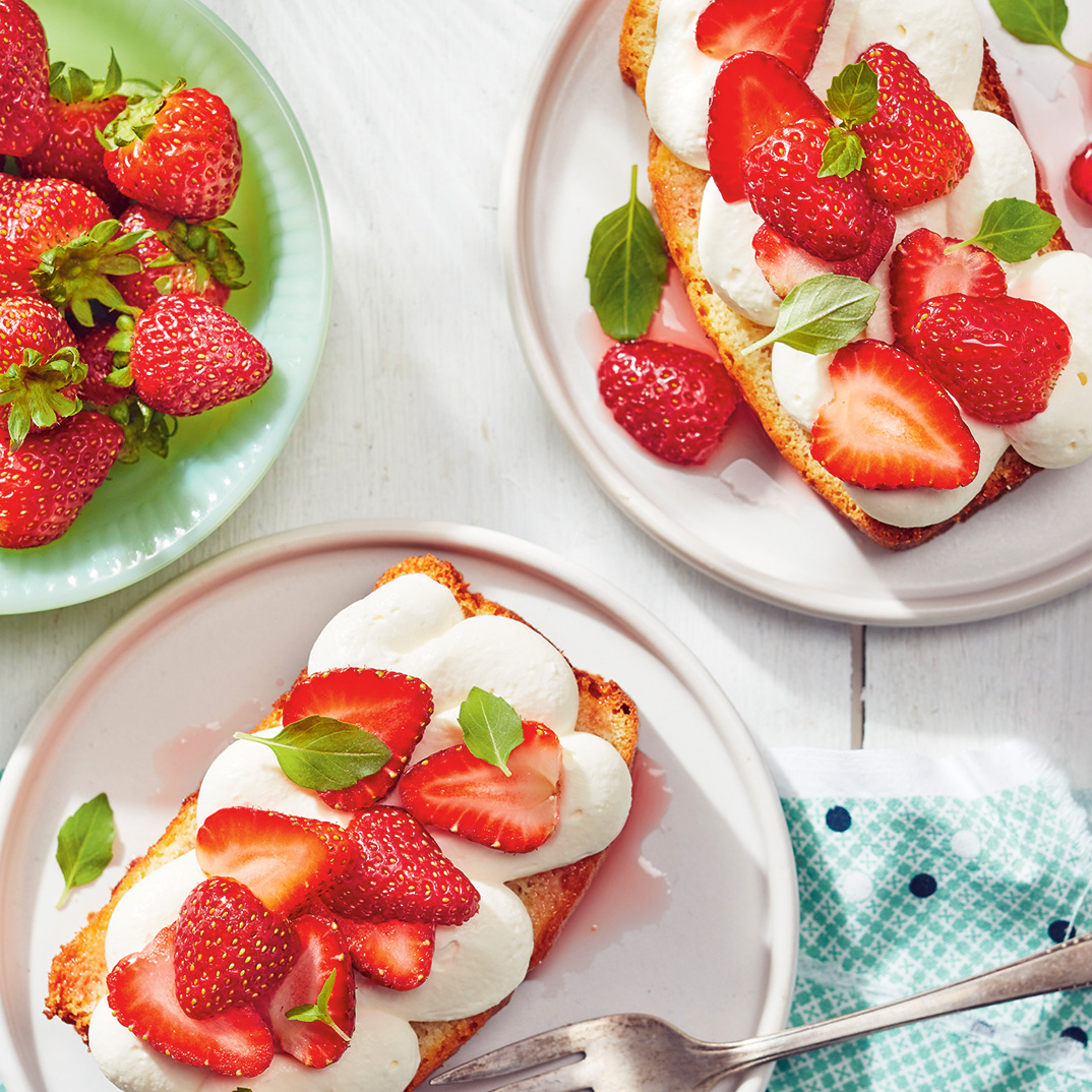 Cake A La Vanille Fraises Basilic Et Creme Au Mascarpone Ricardo