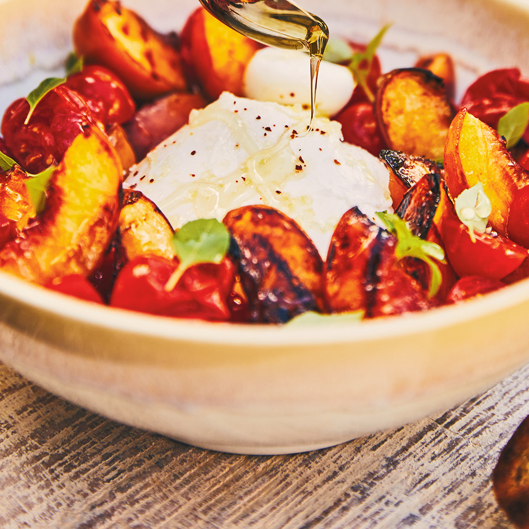 Burrata aux pêches grillées et aux tomates confites RICARDO