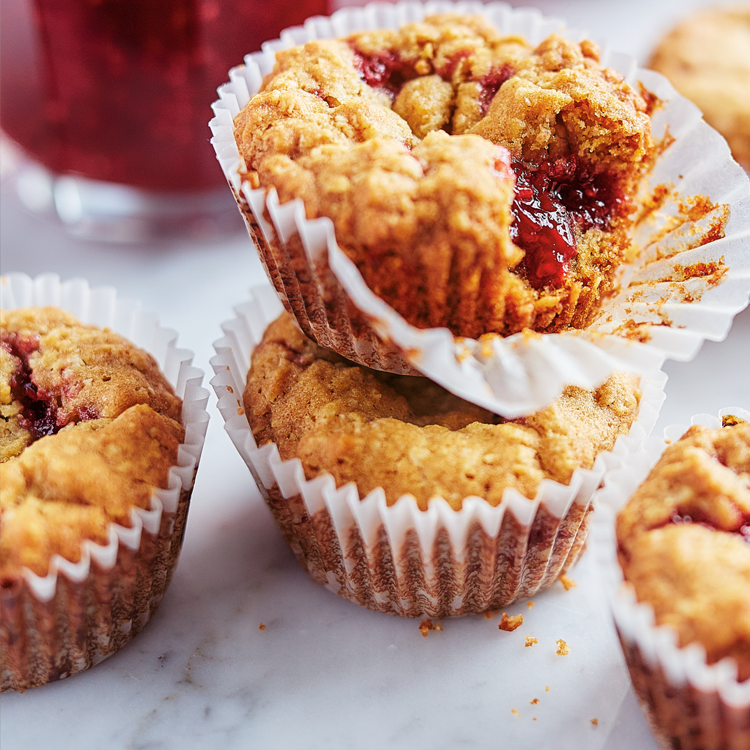 Galettes à L’avoine Et à La Confiture Cuites Dans Un Moule à Muffins ...