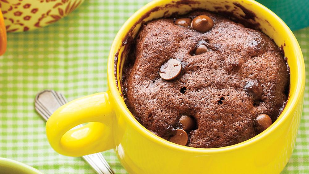 Keto Chocolate Mug Cake (2 Minute Recipe!) - Green and Keto