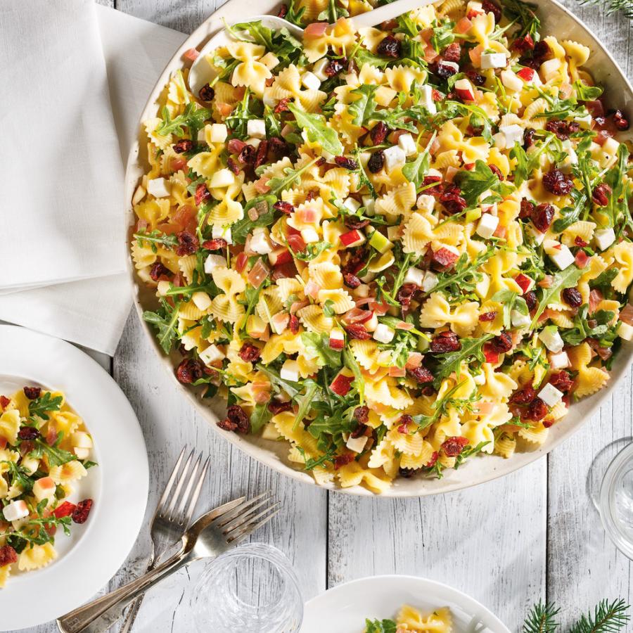 Salade de farfalles aux pommes, aux canneberges et à la feta-image