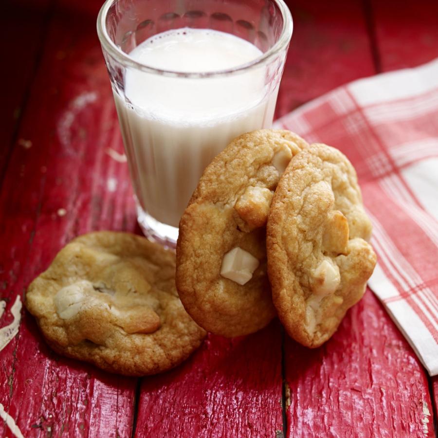Biscuits au chocolat blanc et aux noix de macadam-image