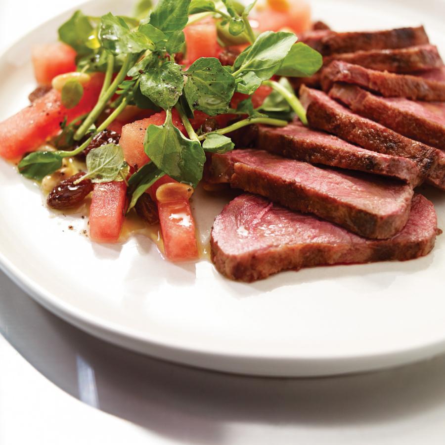 Magrets de canard et salade de melon d’eau aux raisins aigres-doux