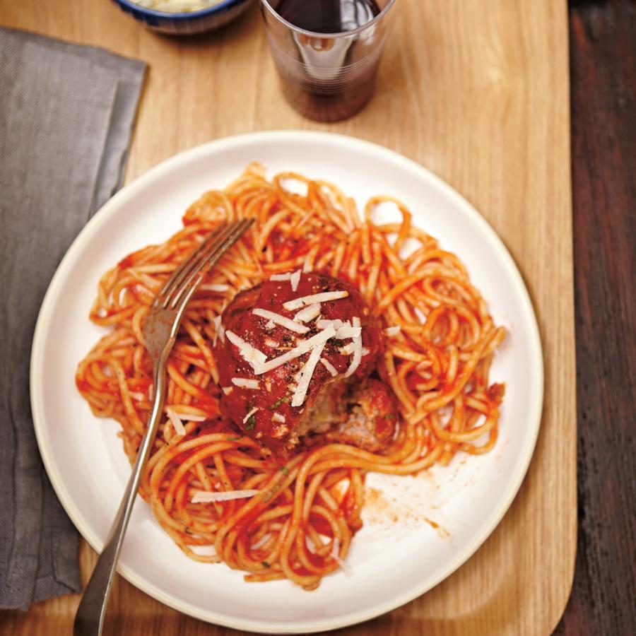 Spaghetti with a Giant Meatball-image