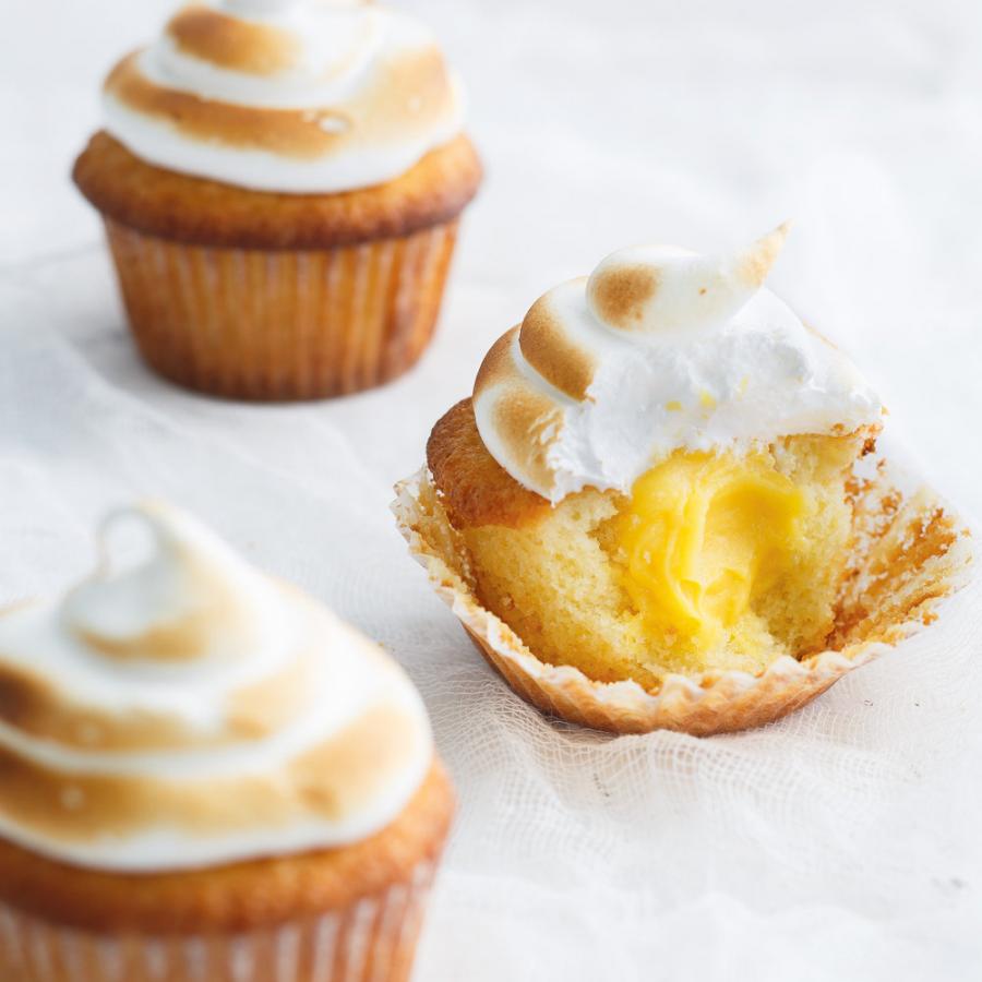 Petits gâteaux à la noix de coco et curd à la mangue