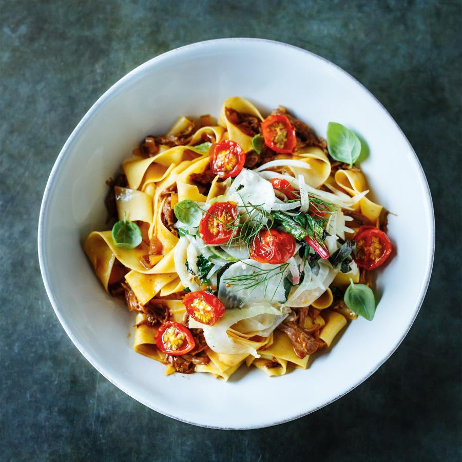 Pappardelles au ragoût de veau et aux tomates cerises confites