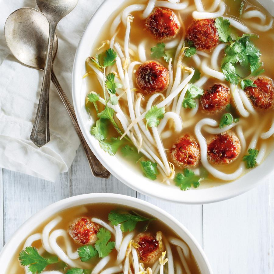 Soupe-repas aux boulettes de quinoa et porc