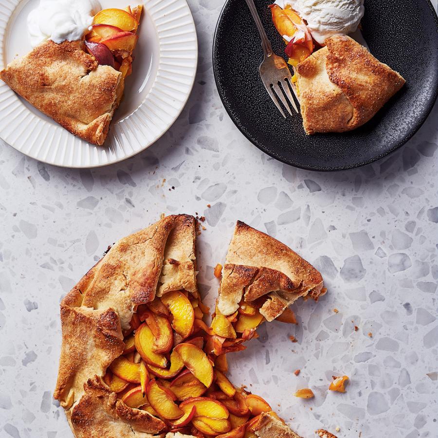 Tarte rustique aux nectarines, aux pêches et aux abricots-image