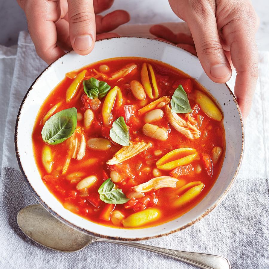 Comment faire une soupe de tomate: 14 étapes
