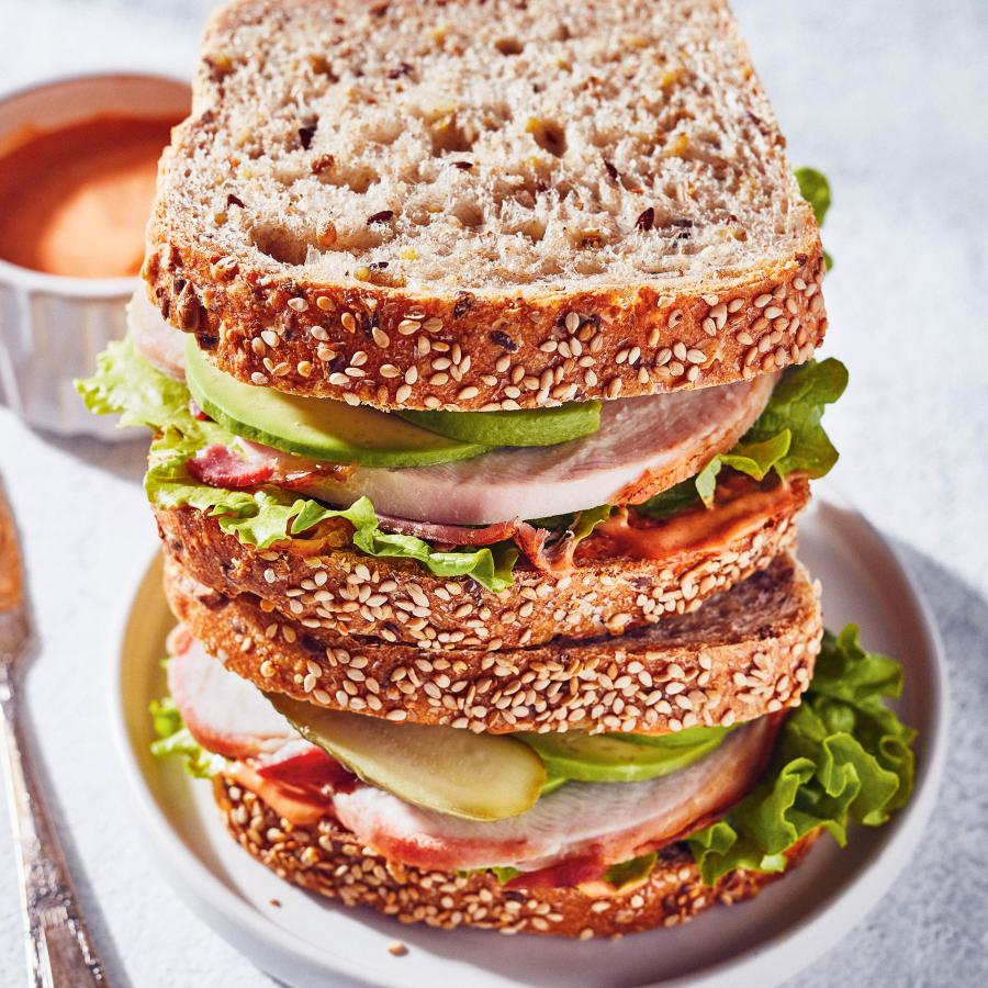 Sandwichs au rôti de dindon et à l’avocat