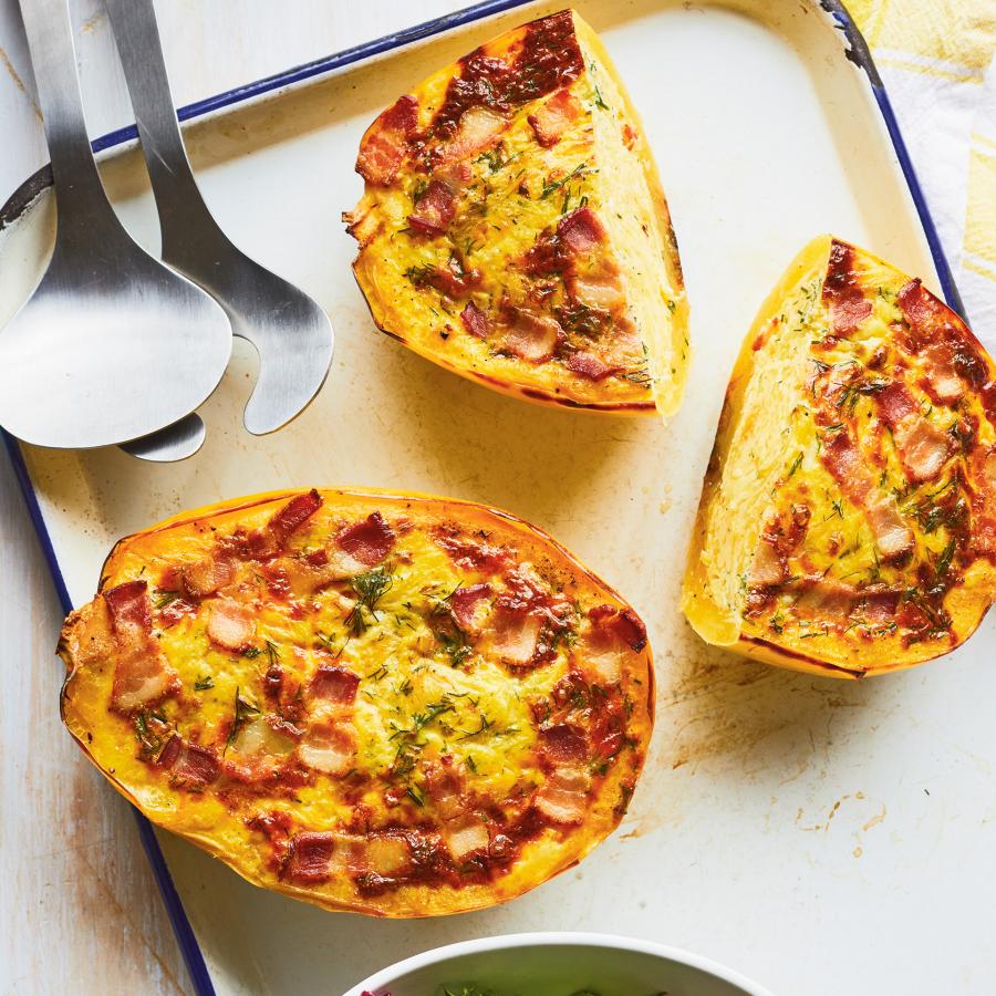 Quiches en courge spaghetti au bacon et à l’aneth au barbecue