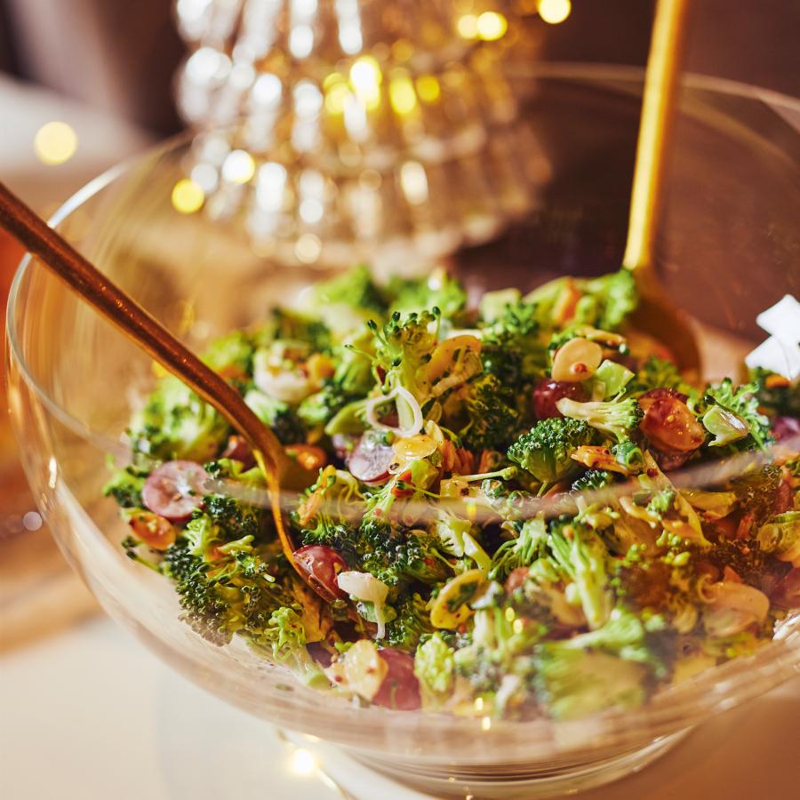 Salade de brocolis au fromage en grains - 5 ingredients 15 minutes