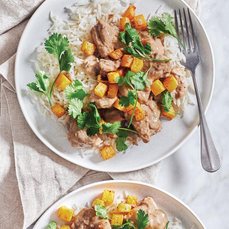 Poulet à la sauce aux dattes et rutabaga rôti-image