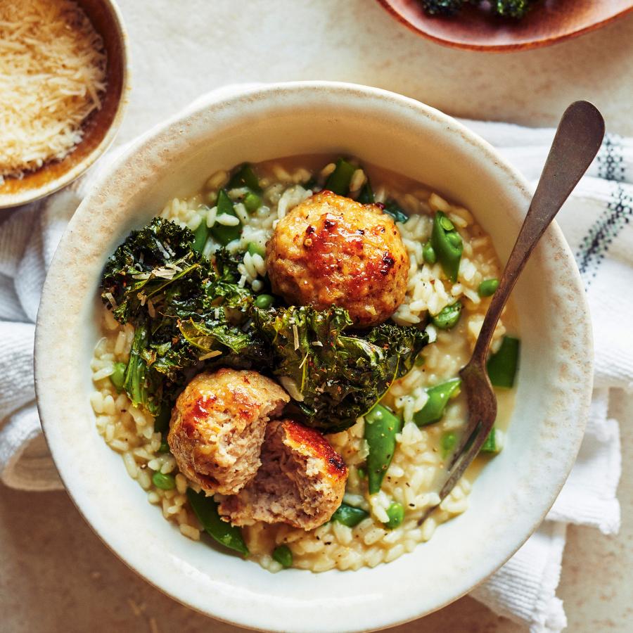 Risotto aux boulettes de porc et aux pois sucrés