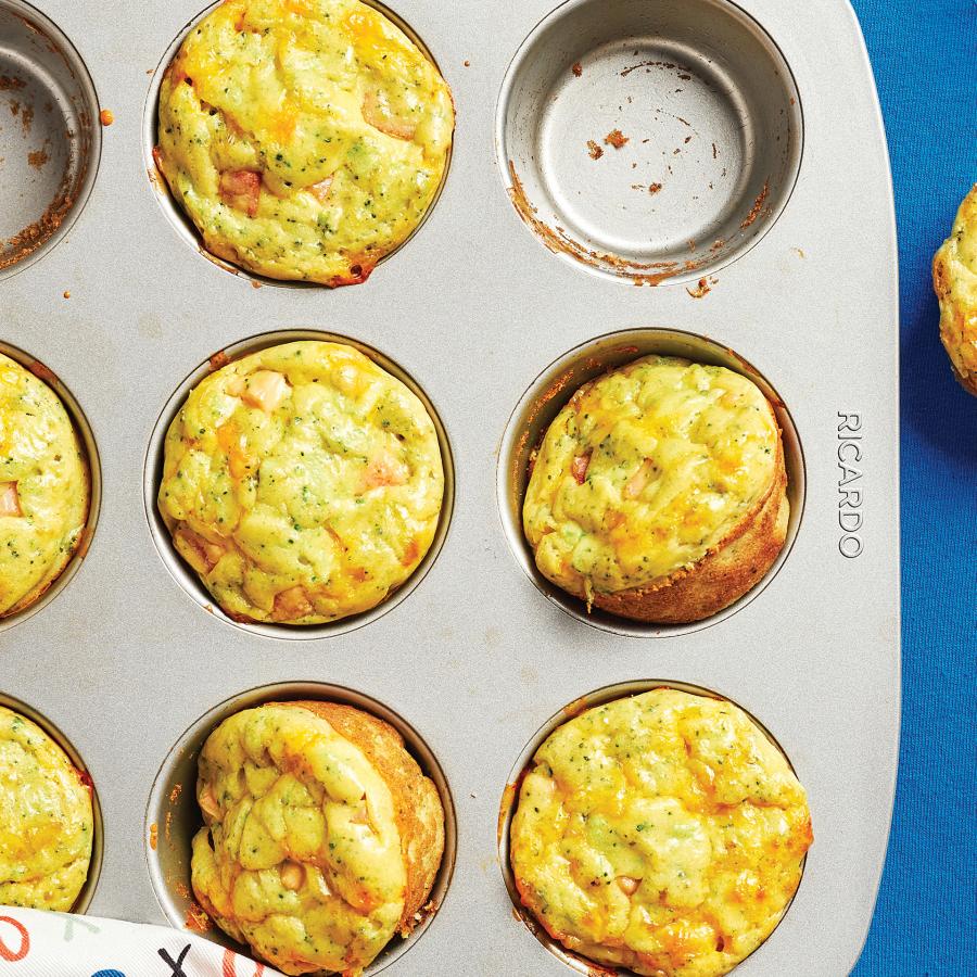 Cakes salés au jambon et au brocoli, salade de brocoli crémeuse