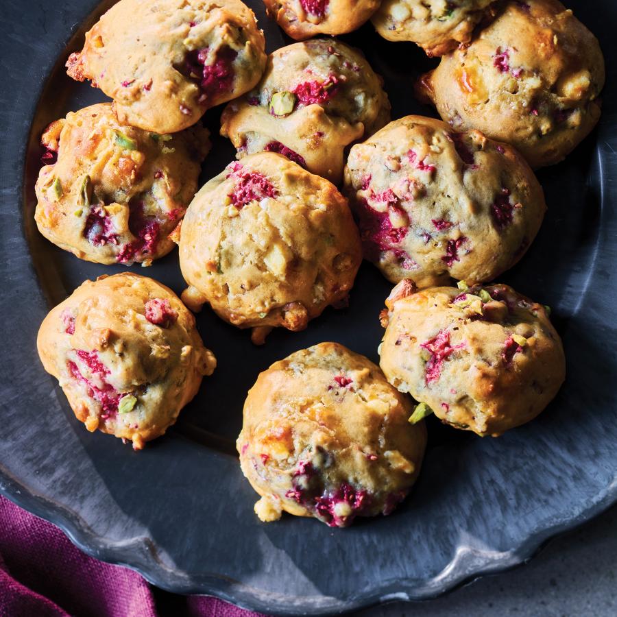 Galettes « top de muffin » au yogourt, aux framboises et au chocolat blanc-image