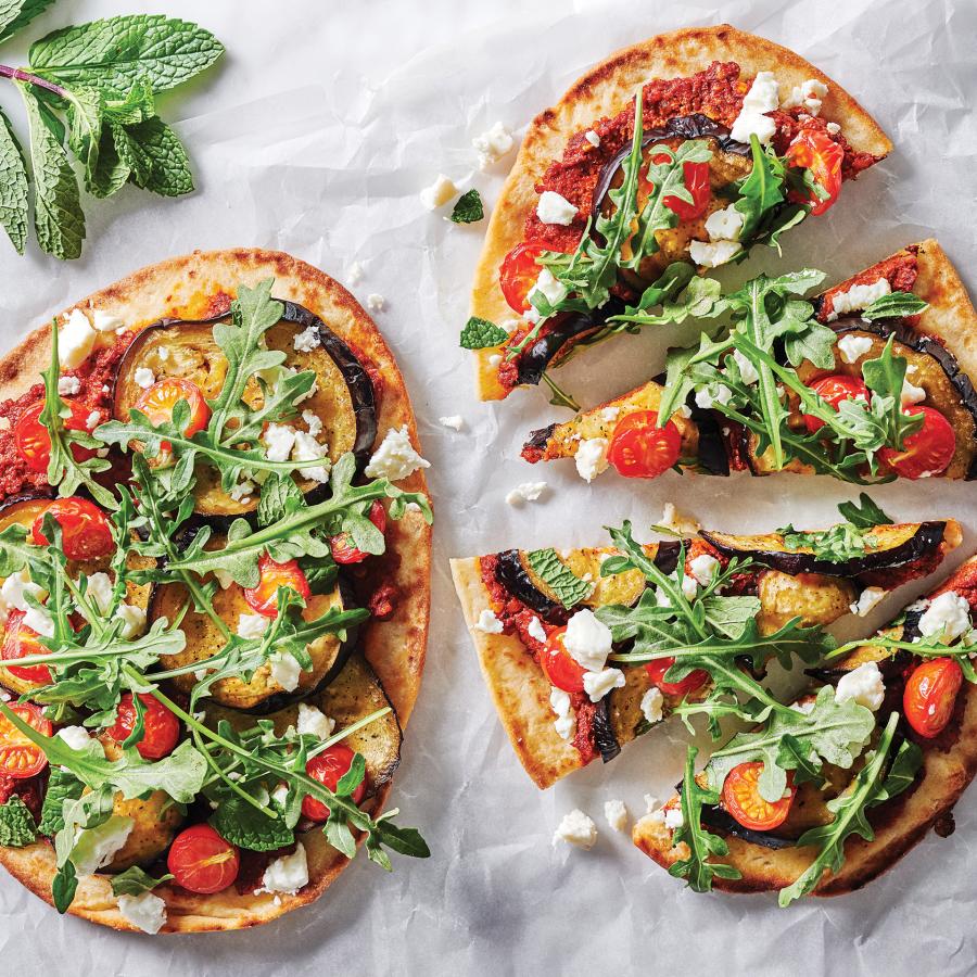 Pizzas aux aubergines et à la tartinade de poivrons grillés