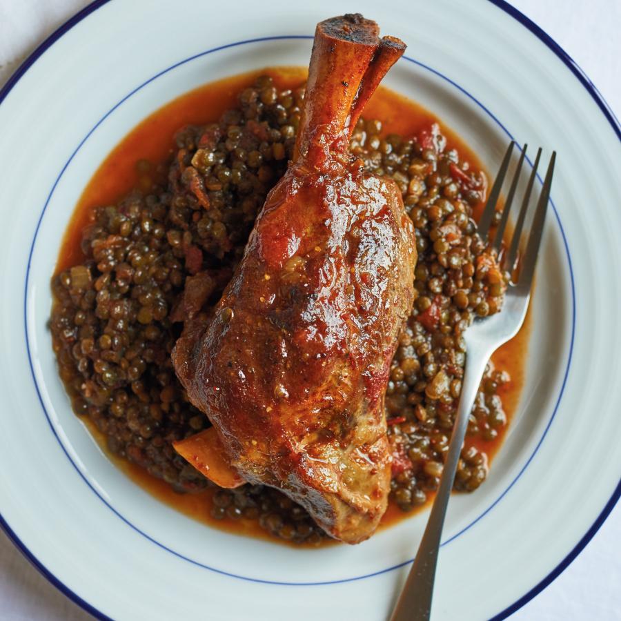 Jarrets d’agneau à la tomate et aux lentilles