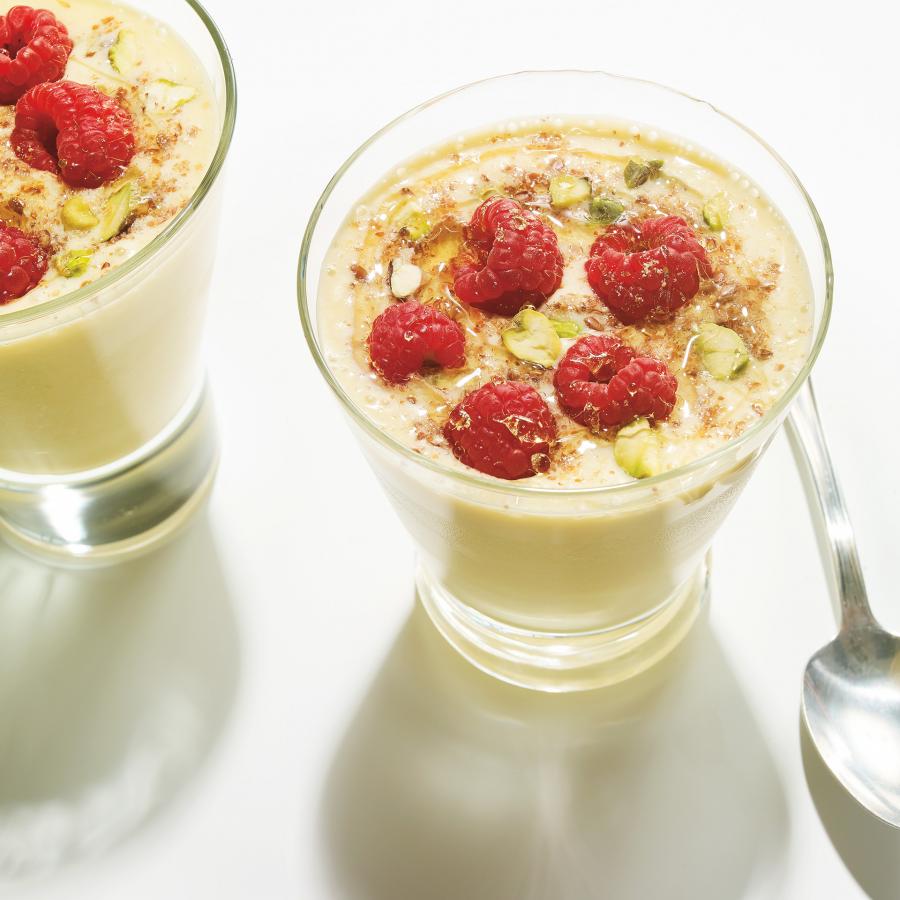 Smoothie aux pêches et aux pistaches