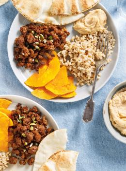 Kamut, agneau épicé et sauce tahini