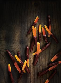 Écorces d’oranges confites au chocolat