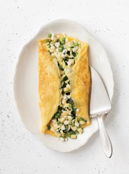Omelette aux courgettes, aux petits pois et à la feta