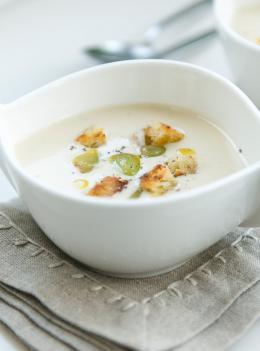 Soupe froide d’amandes à l’ail Ajo blanco (gaspacho blanc)