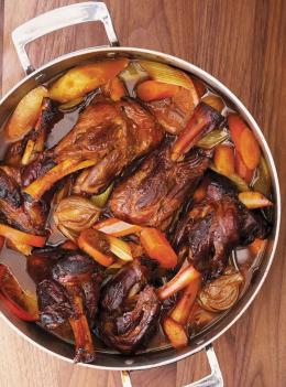 Jarrets d’agneau glacés au miel de sarrasin