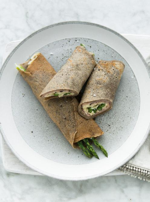 Crêpes de sarrasin au jambon, aux asperges et au fromage | RICARDO