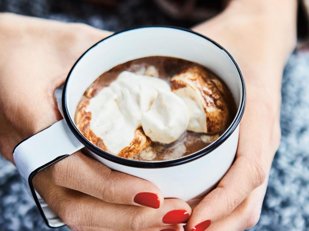 Hot Chocolate with Apricot Whipped Cream | RICARDO
