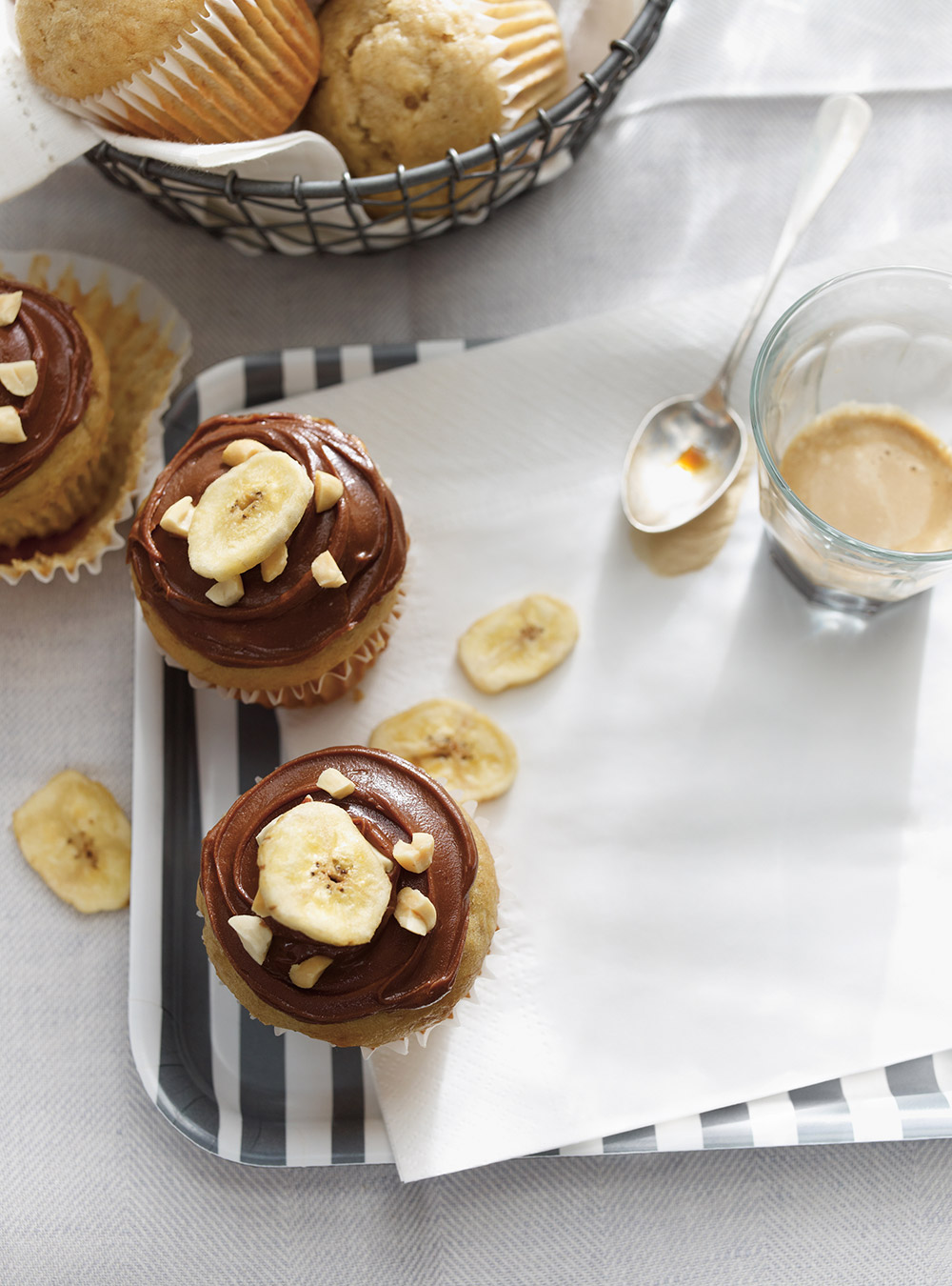 Muffins aux bananes, glaçage choco-arachide