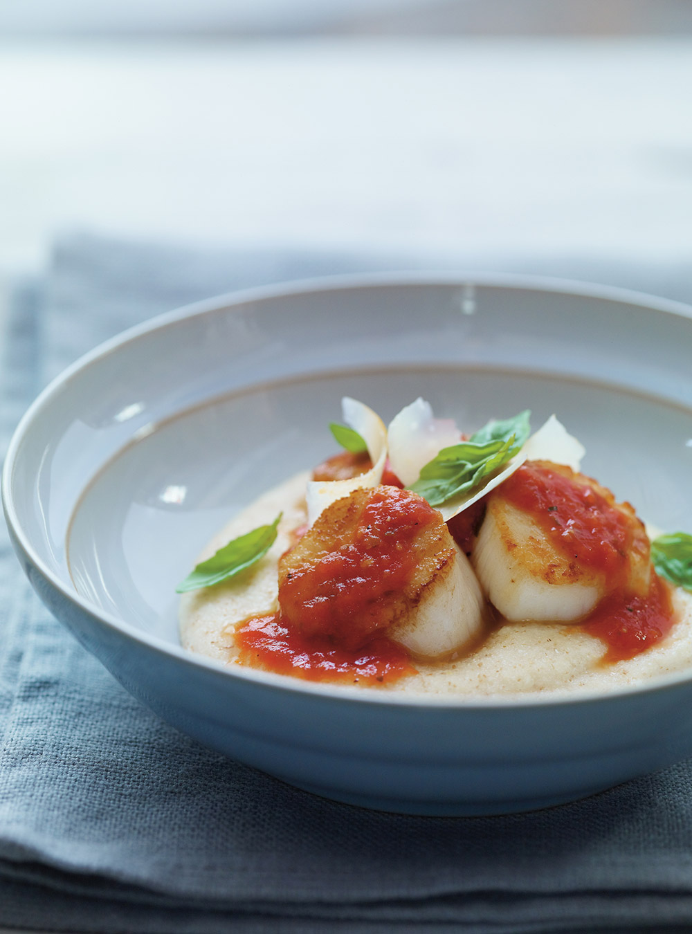 Seared Scallops with Tomato Sauce and Parmesan Cream of Wheat