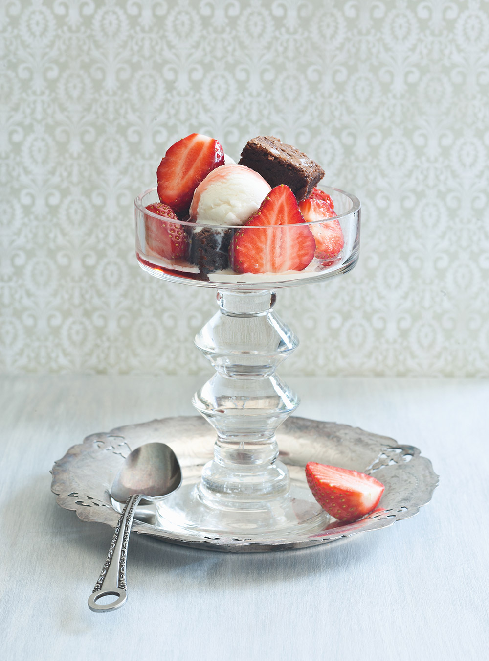 Strawberry and Brownie Sundaes
