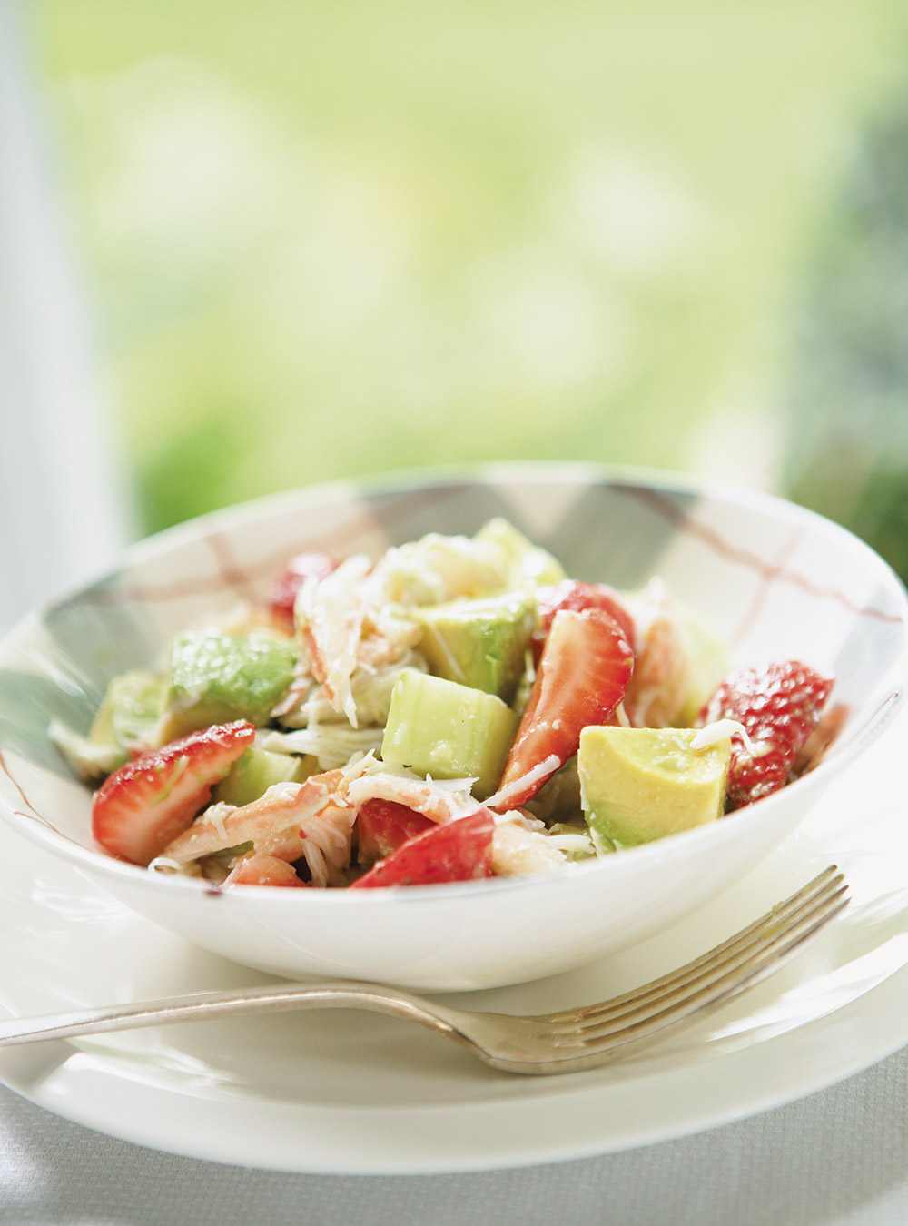 Crab and Strawberry Salad with Lime