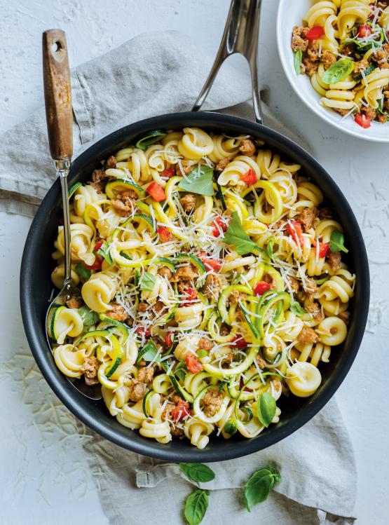 Pasta with Sausage and Zucchini Spirals | Ricardo