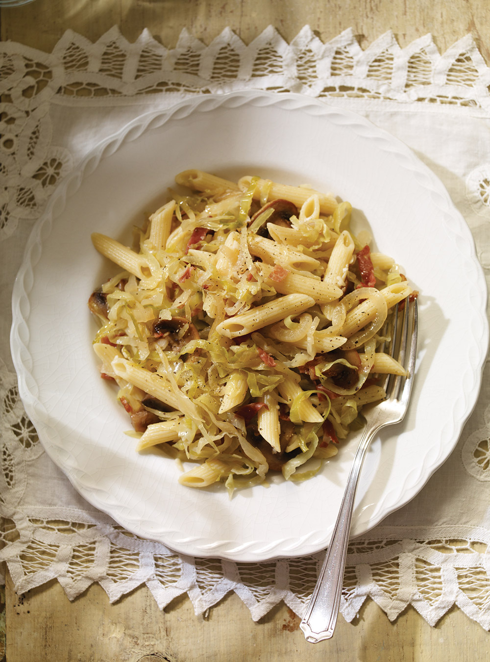 Pasta con Cavolo (Pasta with Cabbage and Mushrooms)