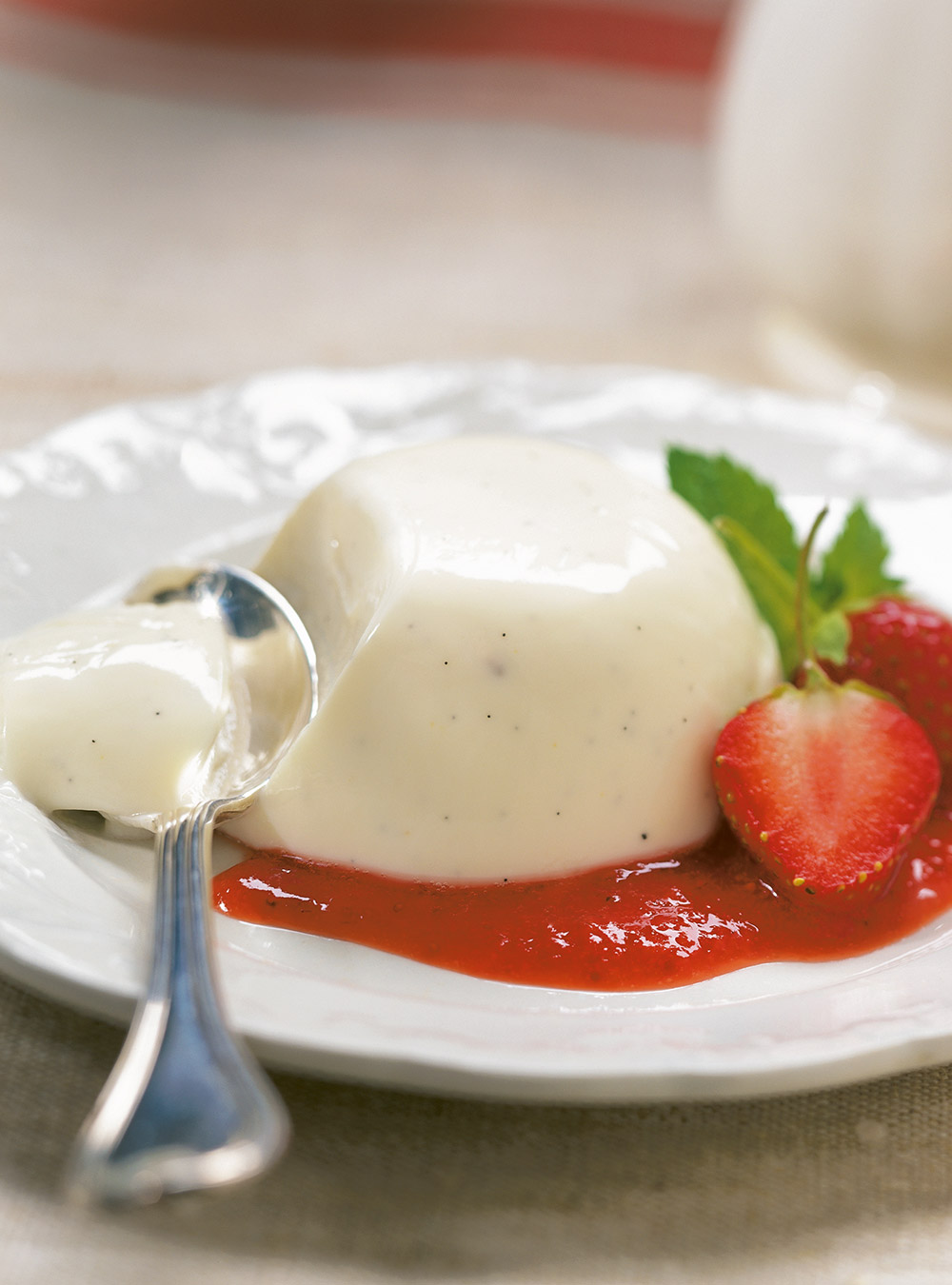 Panna Cotta with Strawberry Coulis  Ricardo