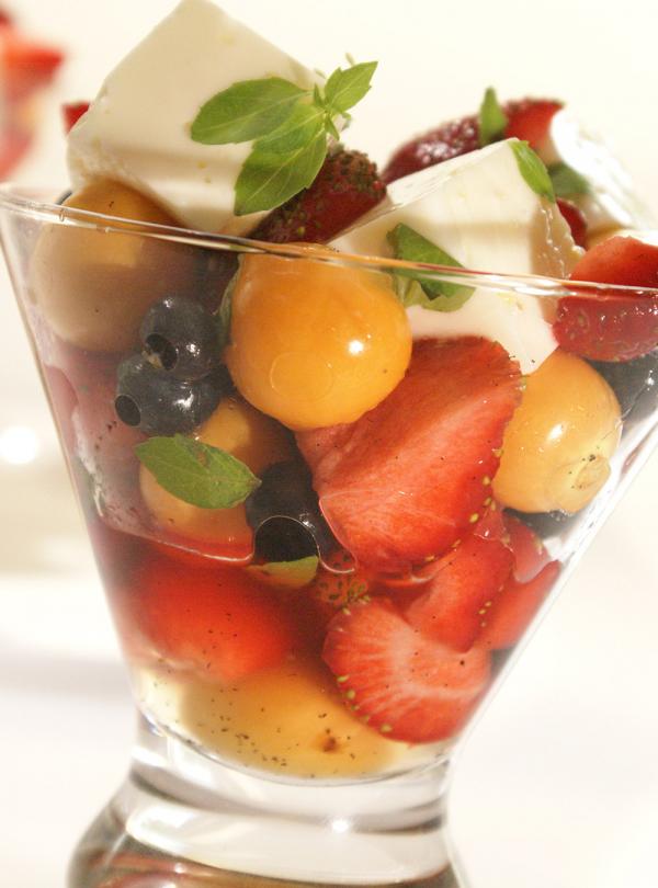 Fruit Salad with Lemon Yogurt Jelly | Ricardo