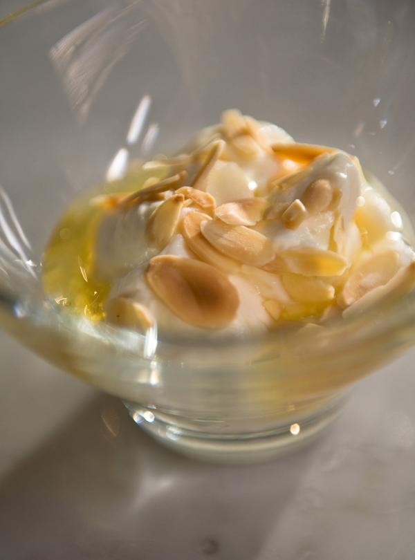 Firm Yogurt with Honey Ricardo