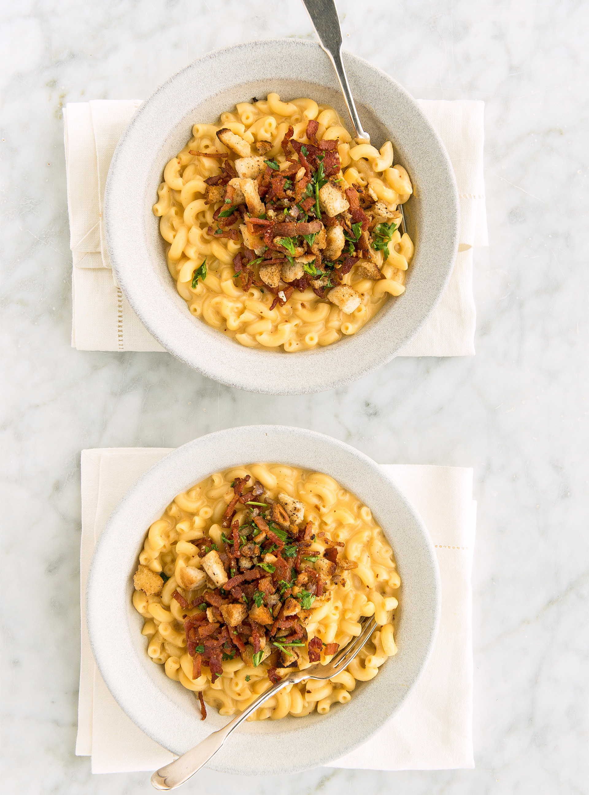 Macaroni and Cheese with Bacon Crumble