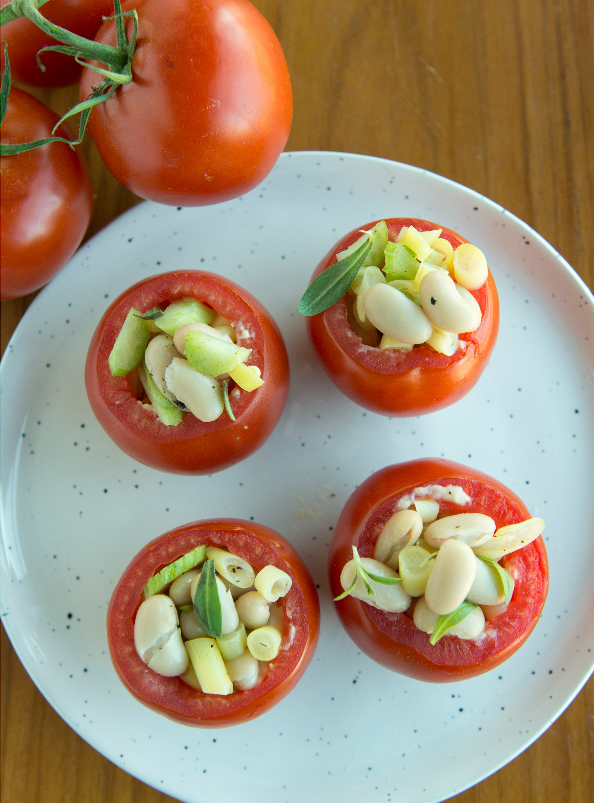 Tomates farcies aux haricots blancs