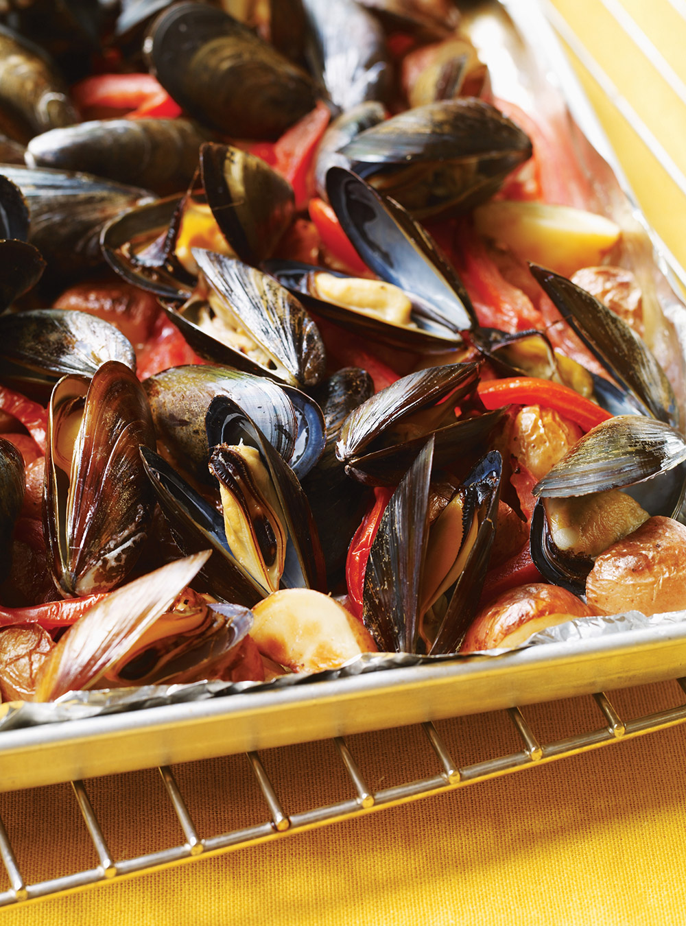 Broiled Mussels with Tomatoes and Potatoes
