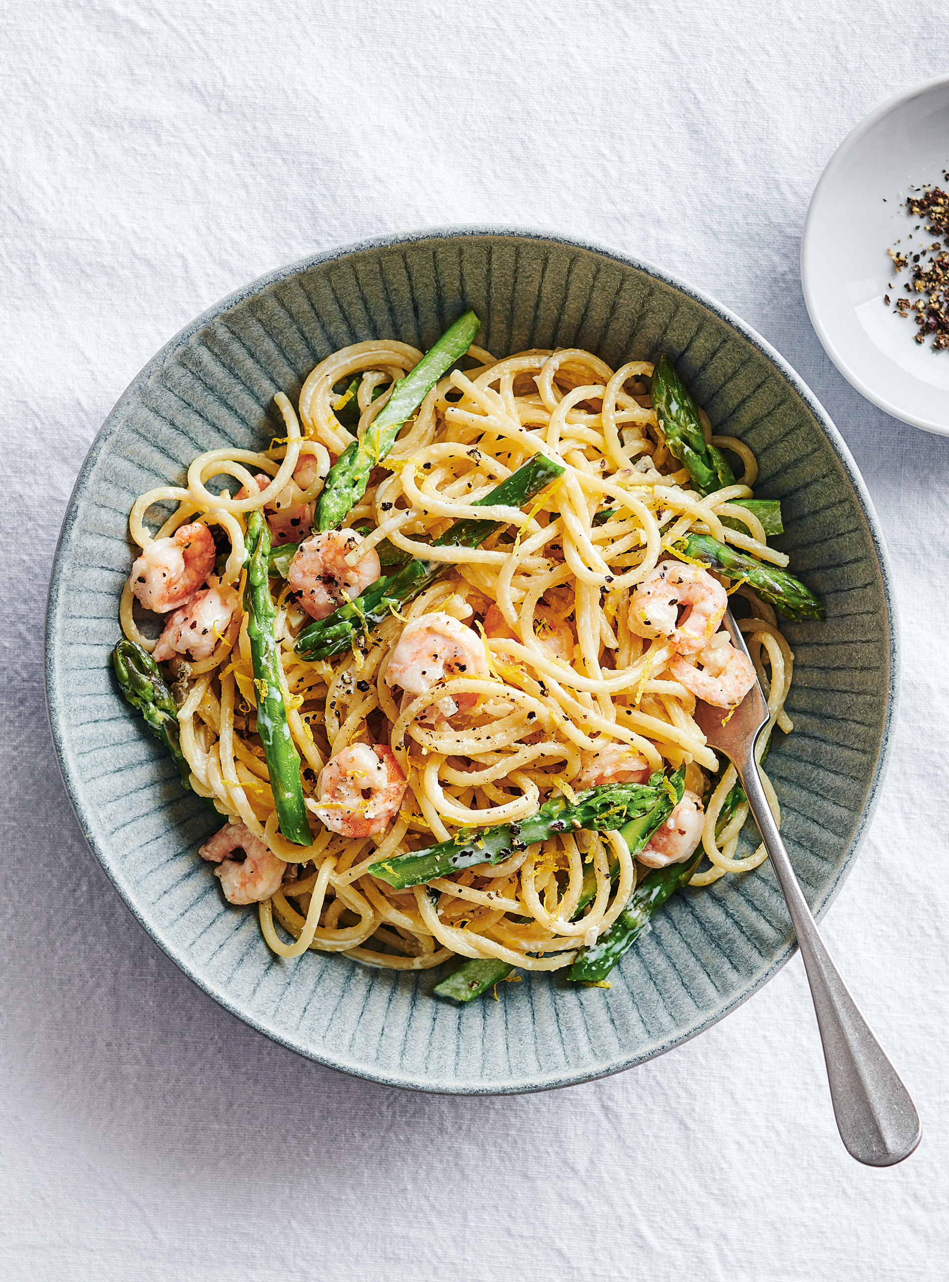Spaghettis aux asperges et aux crevettes