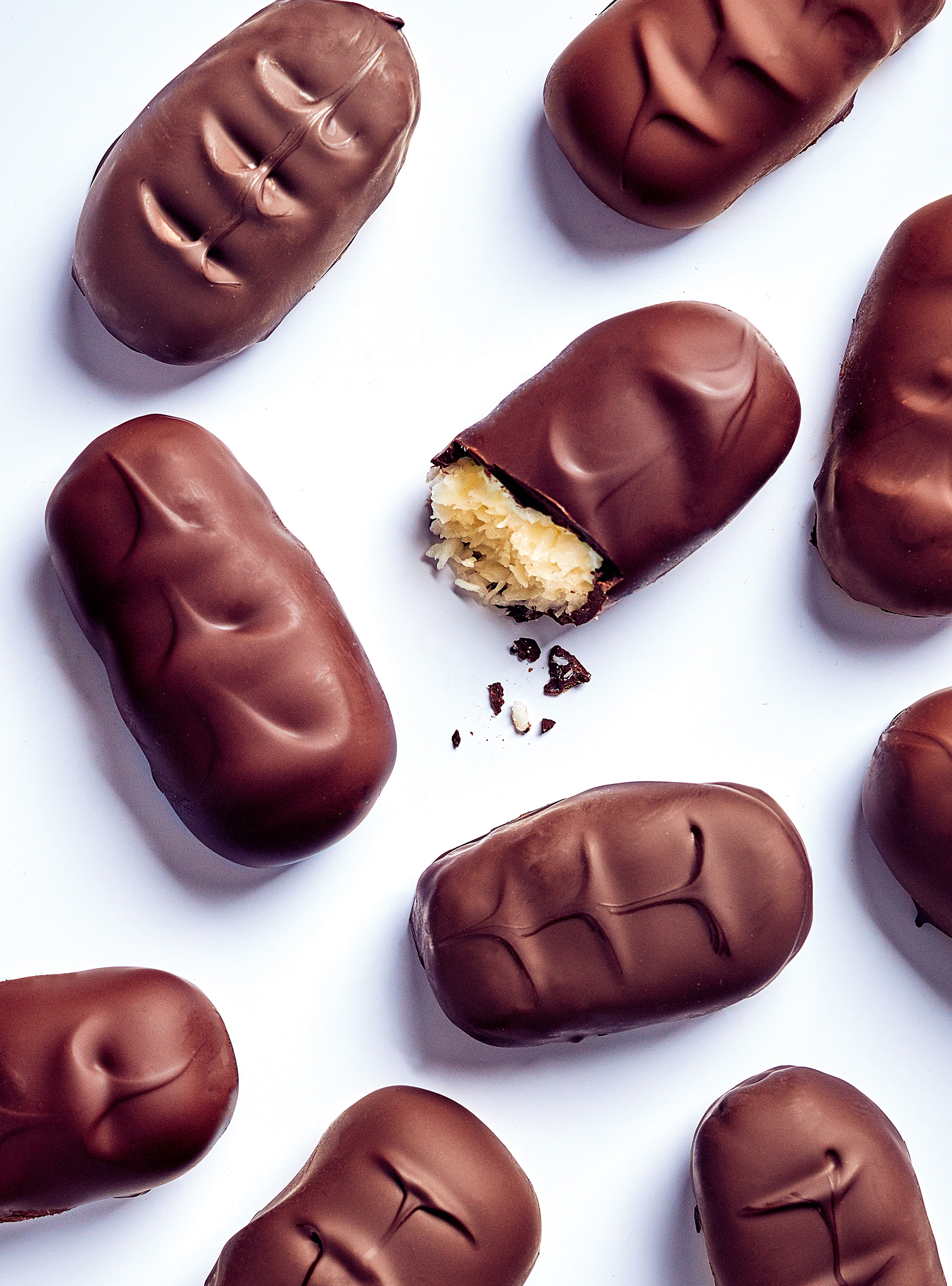 Chocolats fourrés à la noix de coco façon bounty - Recette Ptitchef